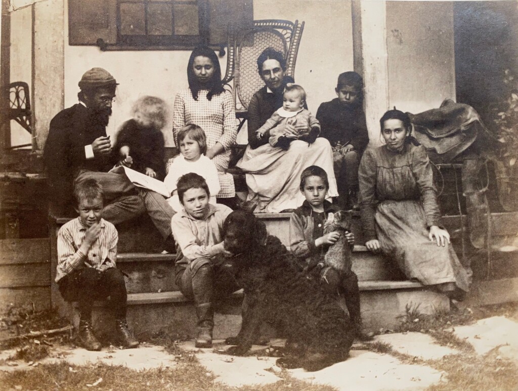 The Crowell-Eakins Family on their Avondale Farm – Photo taken by Thomas Eakins
